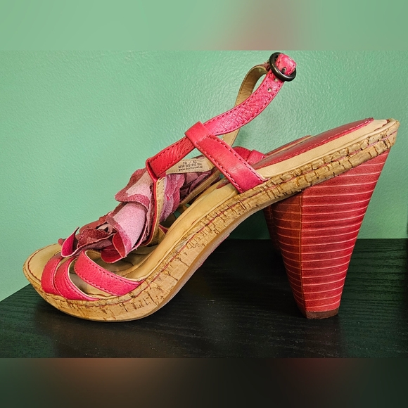 Born Crown Women’s Floral Pink Leather Sandals Women's Size 10 - Picture 2 of 13